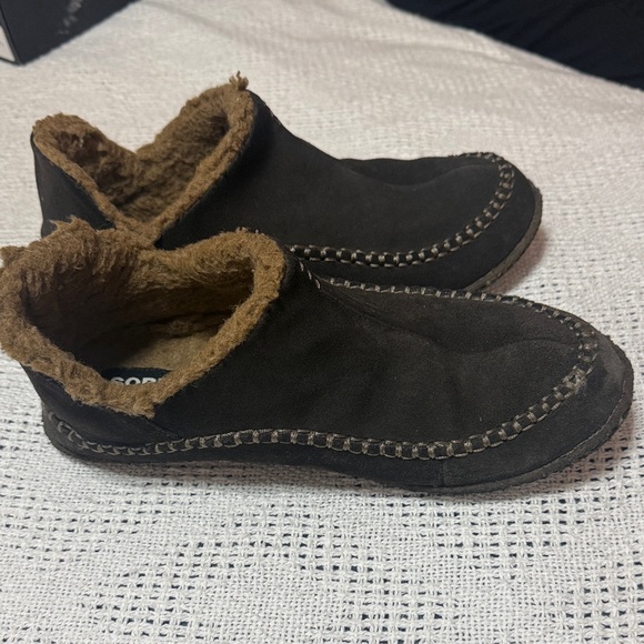Sorel Brown Suede Slip-On Shoes with Plush Lining - Picture 7 of 7